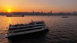 Bosphorus Sunset Cruise Snack or Dinner Options 